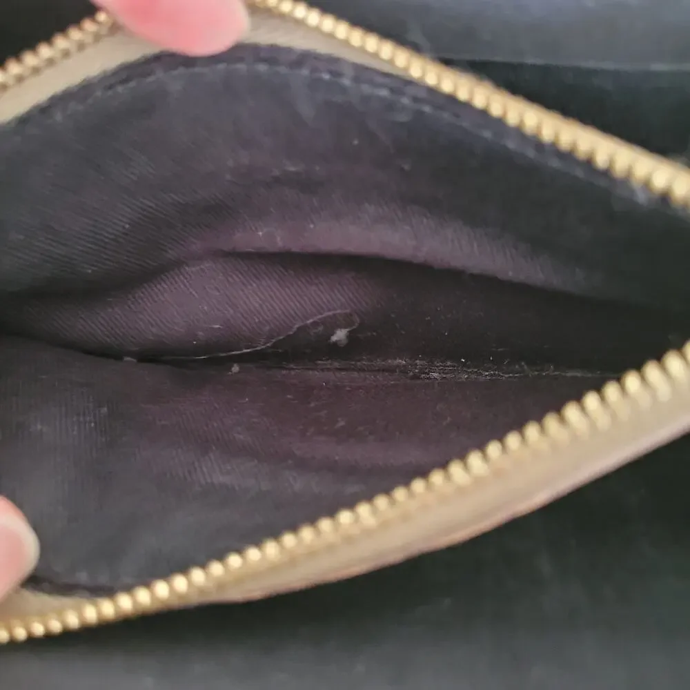 See By Chloe Leather Long Wallet Metalic Silver Zip Around‎ Designer Clutch